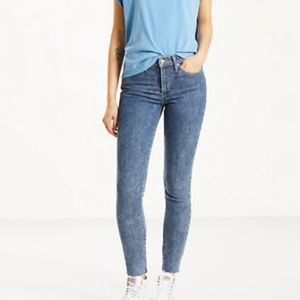 Levi’s 721 High Rise Skinny Jeans
